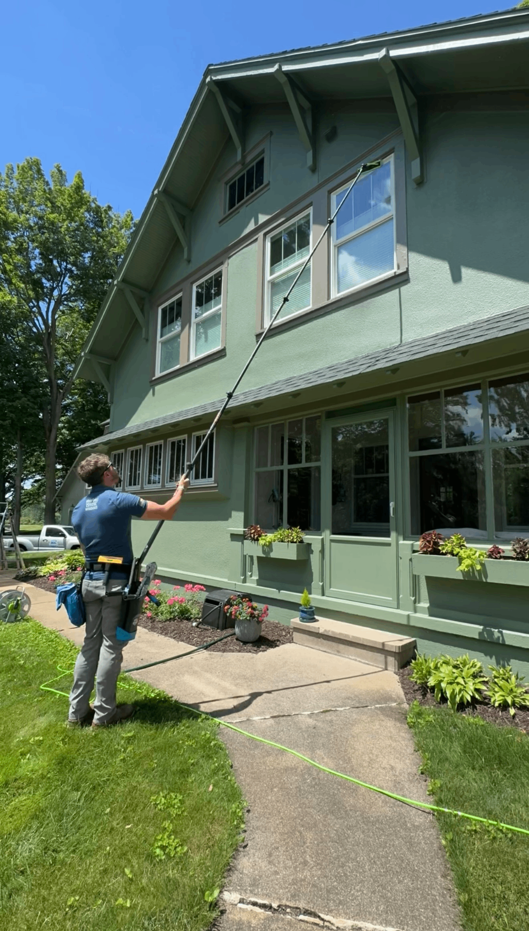 Exterior window cleaning